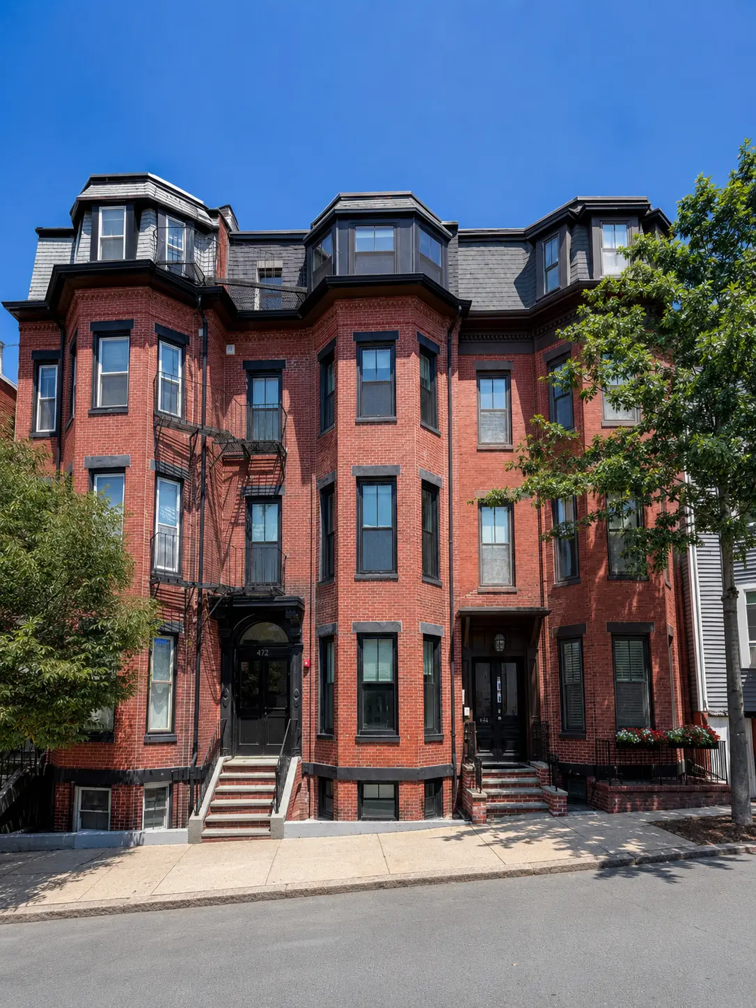 474 E 4th St